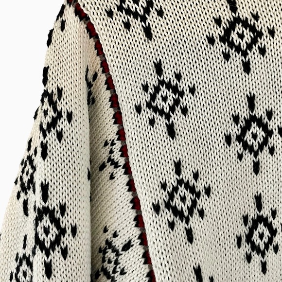 Vintage Icelandic Design Zip Up Snowflake Sweater - Picture 5 of 13